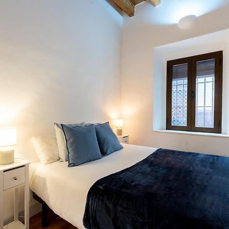 Ferienwohnung Holi-Rent Gonzalez Cuadrado Sevilla Exterior foto