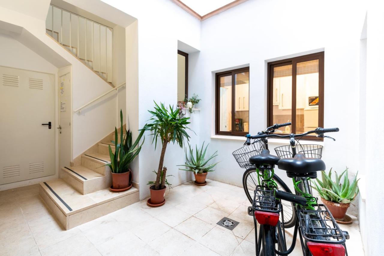 Ferienwohnung Holi-Rent Gonzalez Cuadrado Sevilla Exterior foto